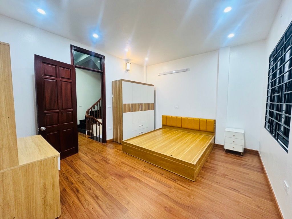 ĐÔNG NGẠC – THỤY PHƯƠNG - VỈA HÈ - Ô TÔ TRÁNH – CHỈ VIỆC VỀ Ở